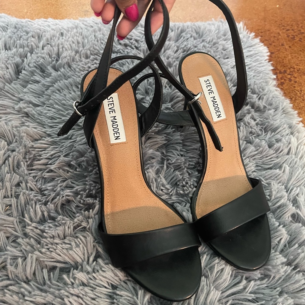 Steve Madden Black heels